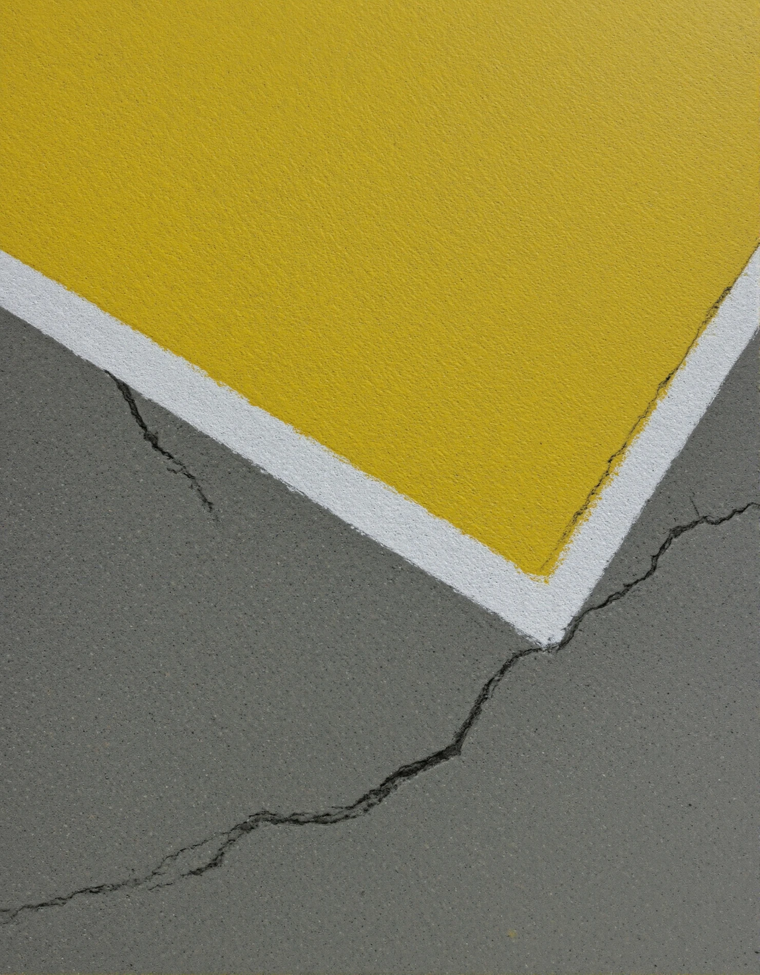 Cracked Corner Yellow and Gray Divide #40951