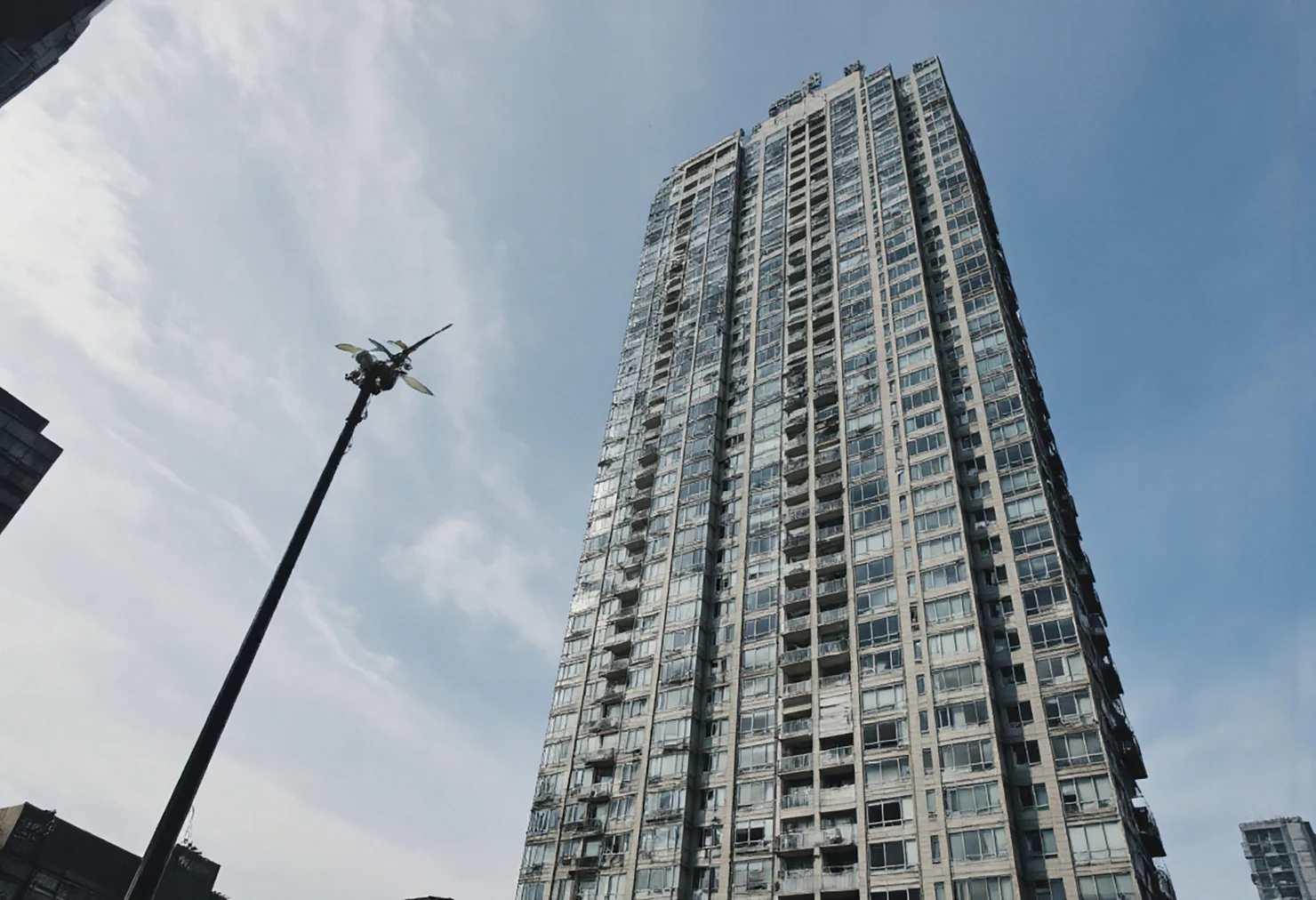 Modern Skyscraper Reaching for the Sky #41193