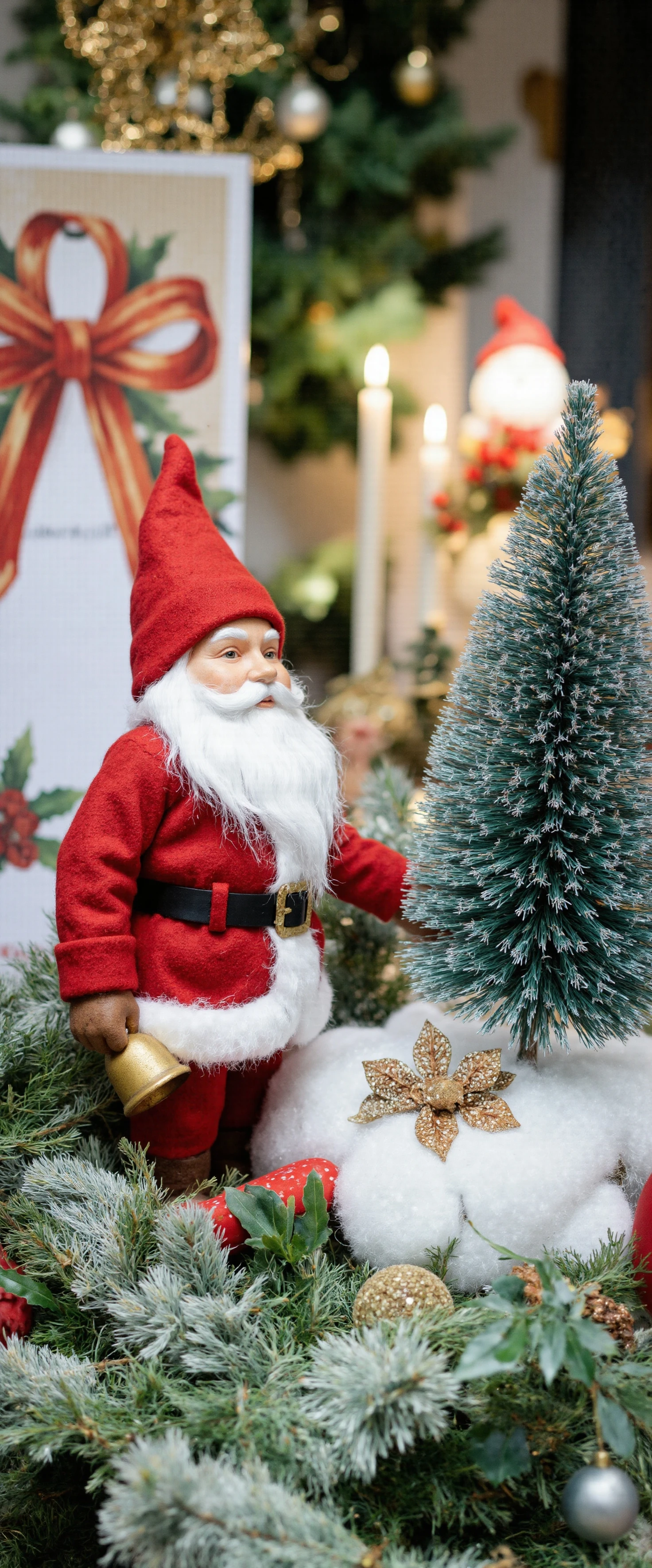 Gnome with Christmas Tree Display #41406